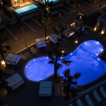 Luxurious In *